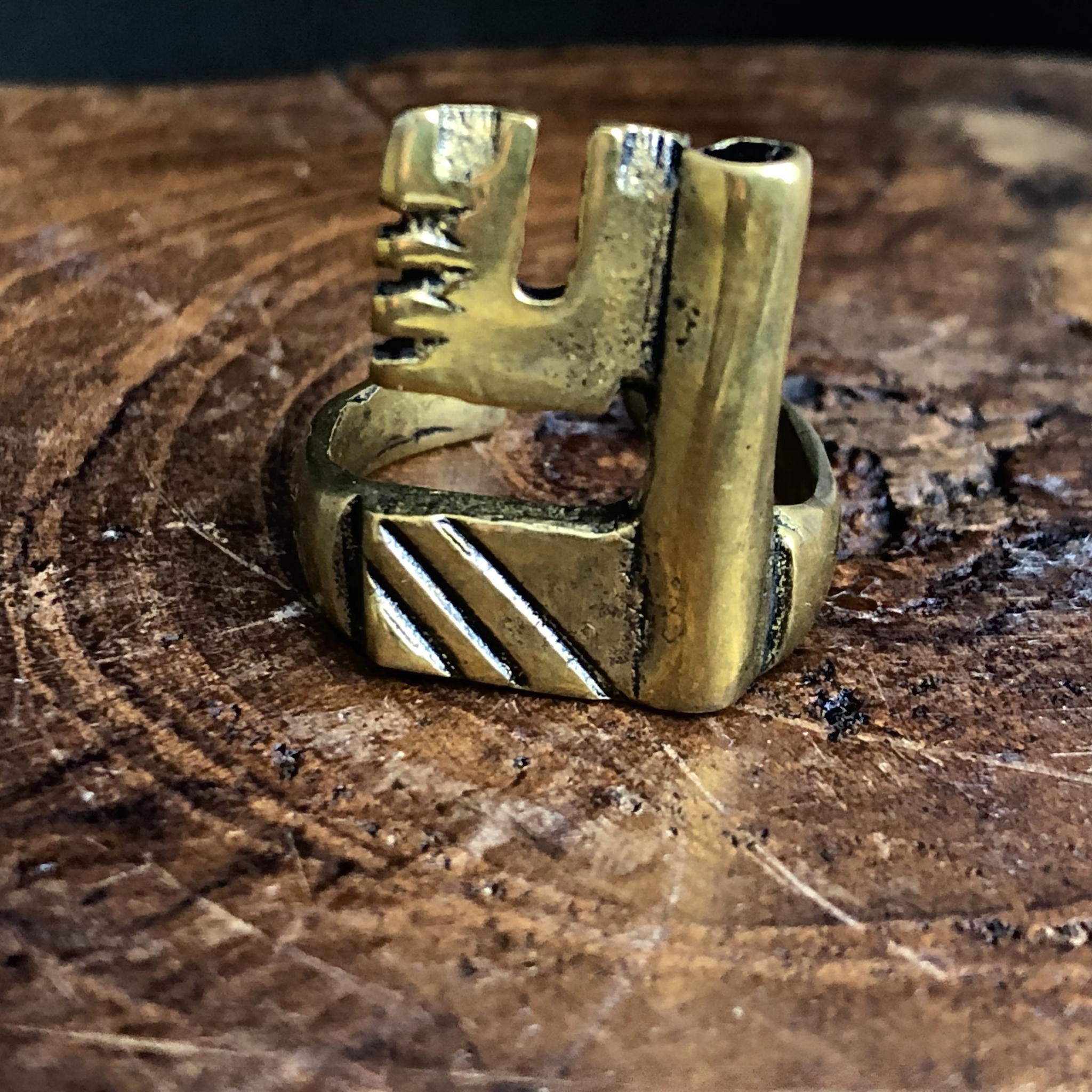 Rimski prstan ključ iz barvne kovine