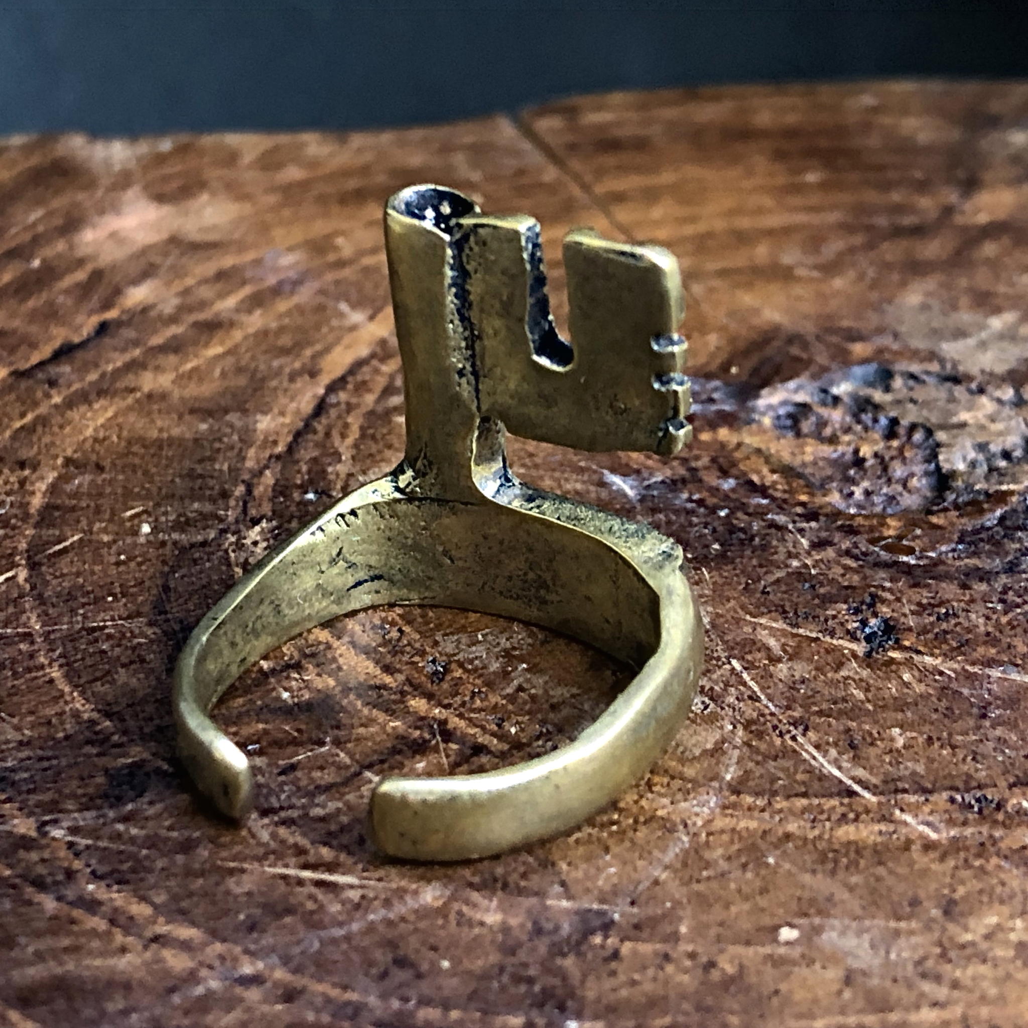 Rimski prstan ključ iz barvne kovine